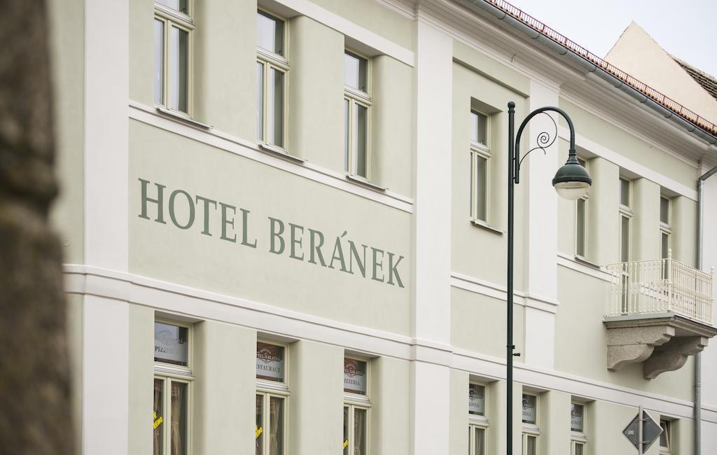 Hotel Beranek บลาทนา ภายนอก รูปภาพ