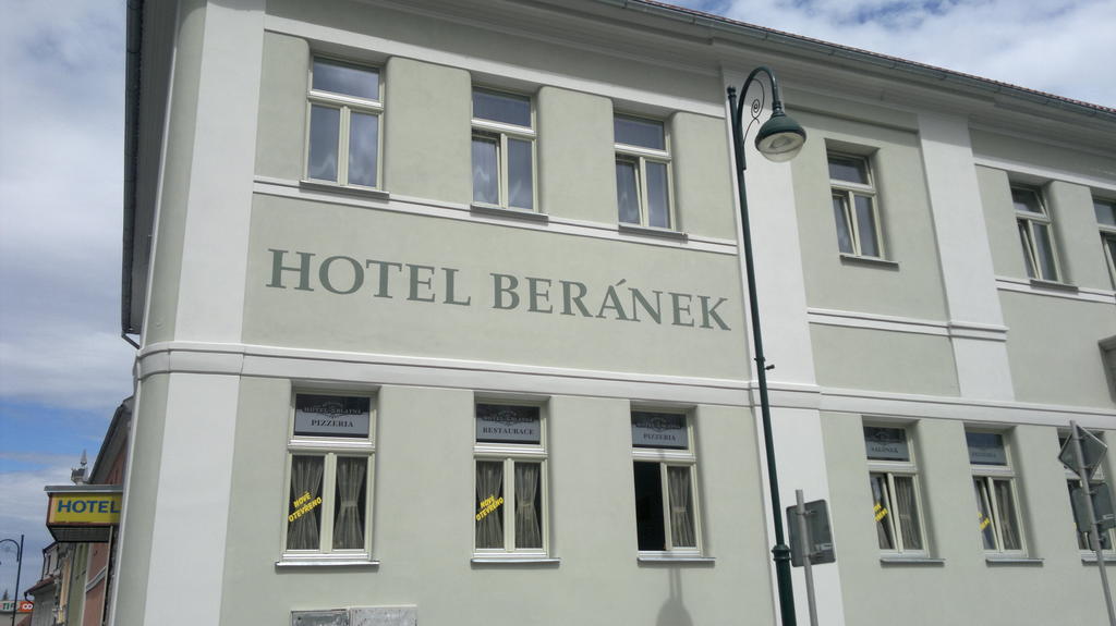 Hotel Beranek บลาทนา ภายนอก รูปภาพ